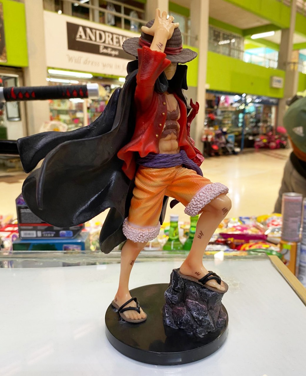 Figura Luffy Edición con Capucha Negra