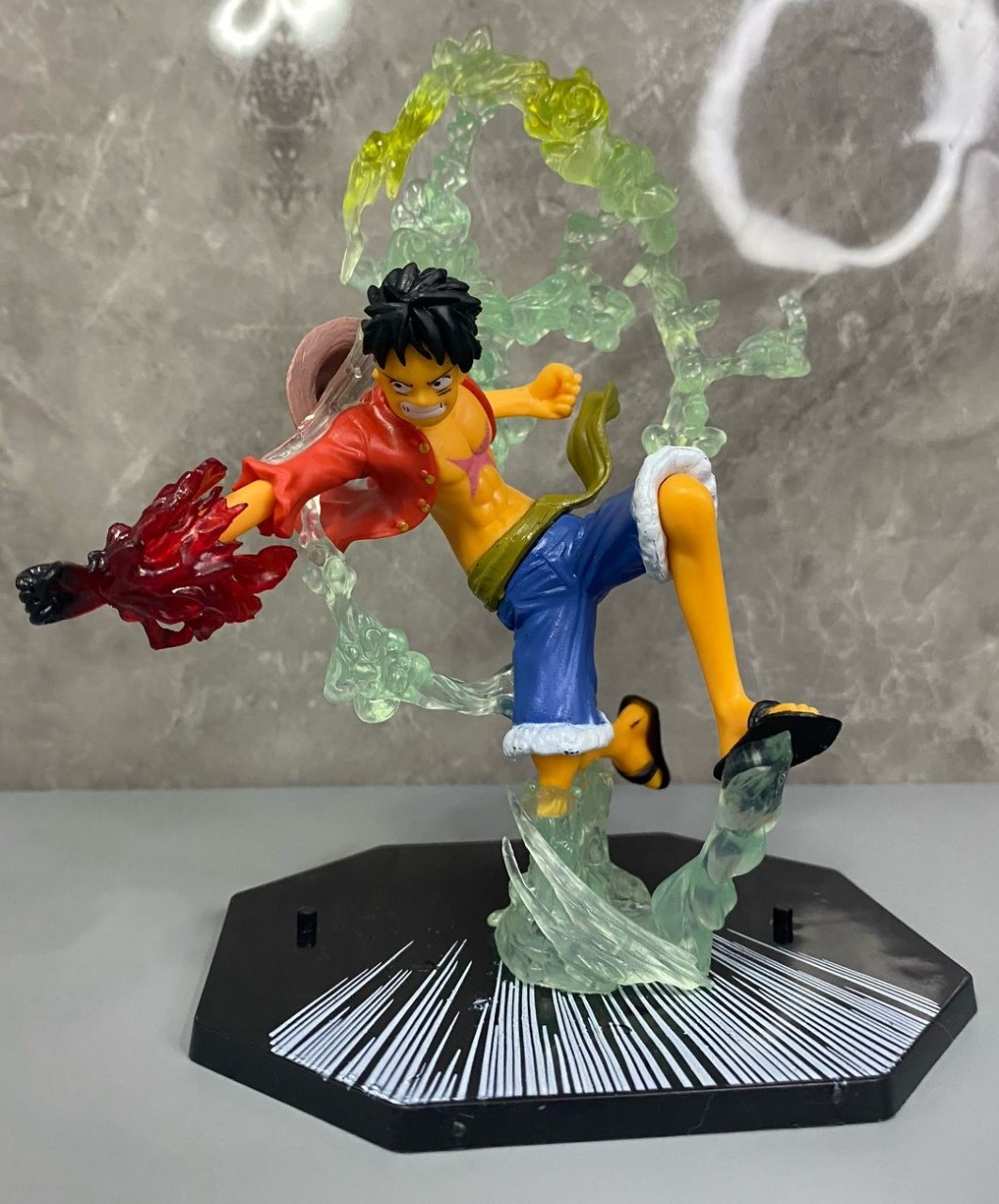 Figura Luffy Puño con Fuego