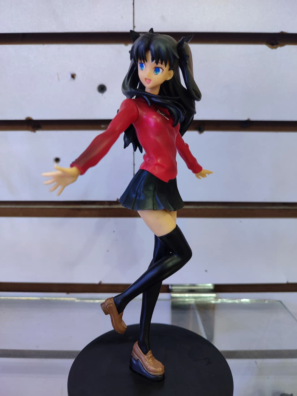 Figura Tohsaka Rin Edici贸n de Pie 20CM