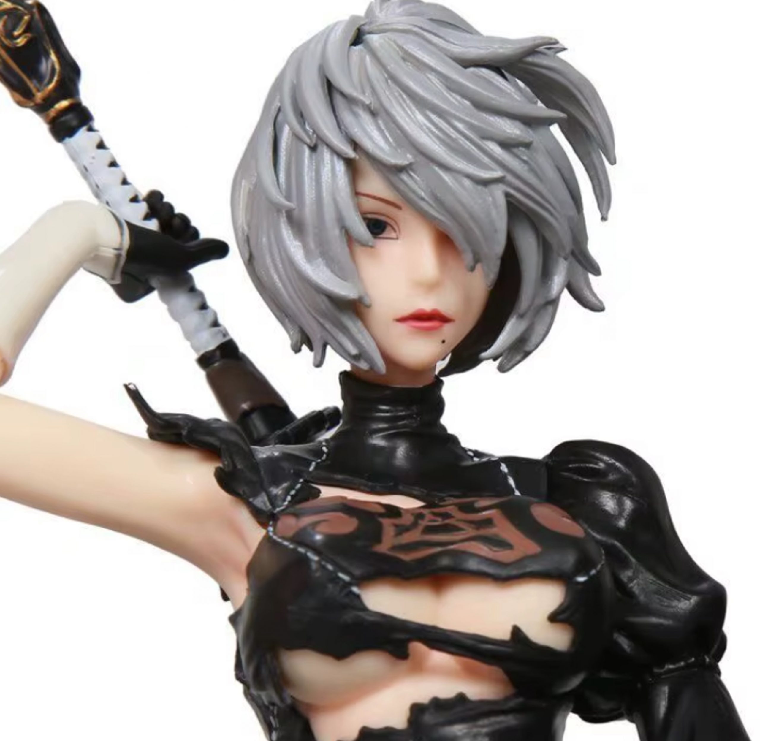 Figura PREMIUM 2B 33cm Edición con en combate con Prenda Superior REMOVIBLE y 2 rostros intercambiables - Imagen 2