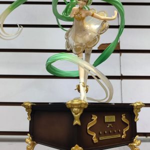 Figura PREMIUM Hatsune Miku Edición Musical con 2 Cabezas Intercambiables 30cm