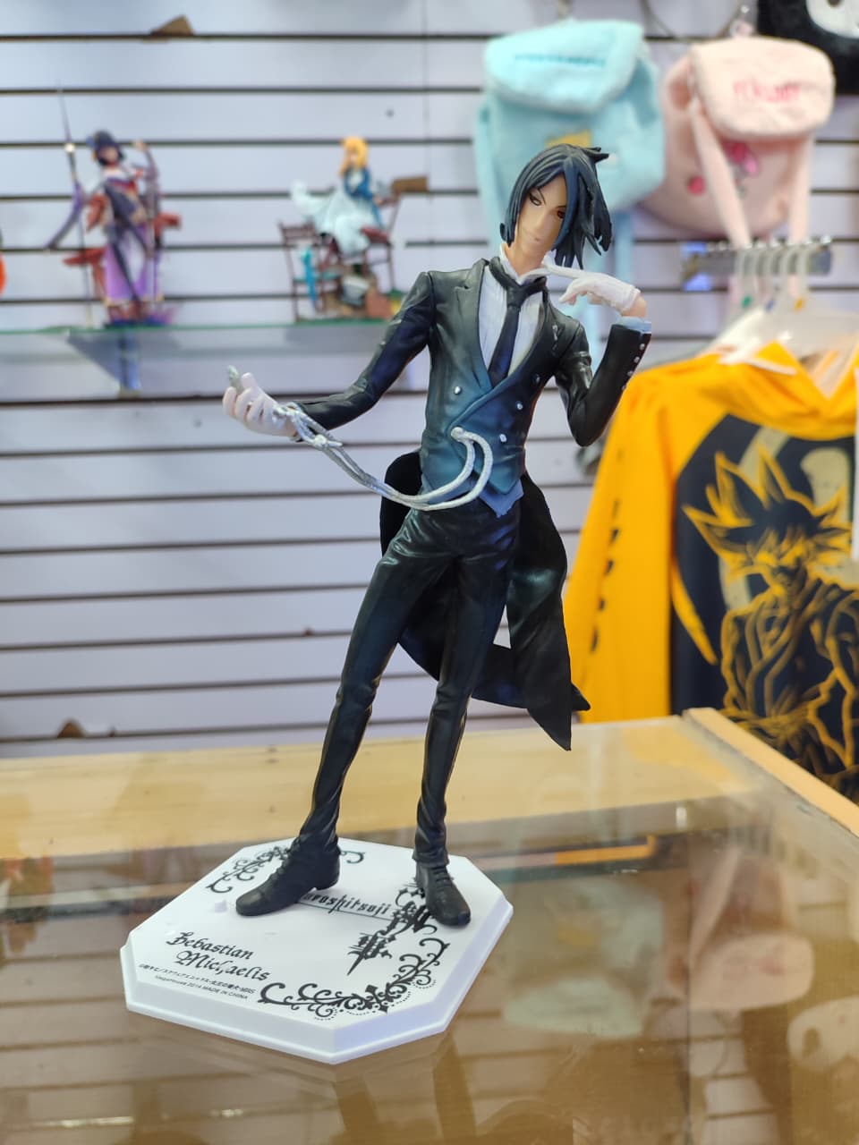 Figura de Sebastian edicion de pie 20CM